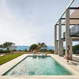 https://falkensteiner-luxury-villas-punta-skala.zadarhotels.com