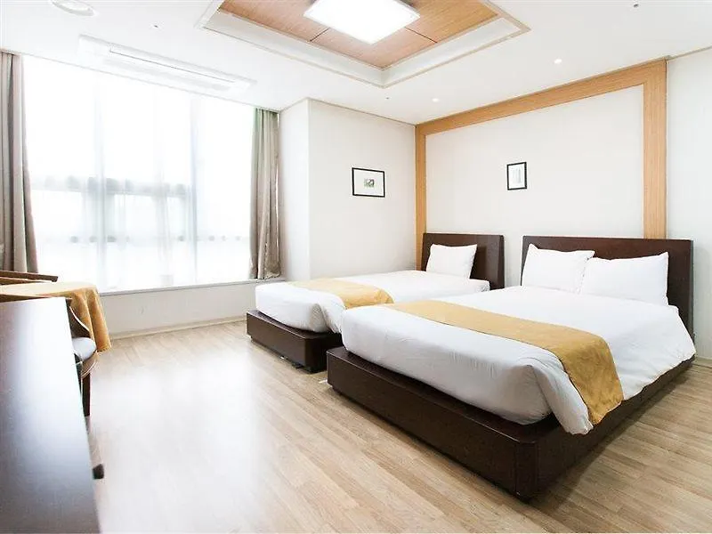 The Hotel Yeongjong Incheon Airport 0*,  South Korea